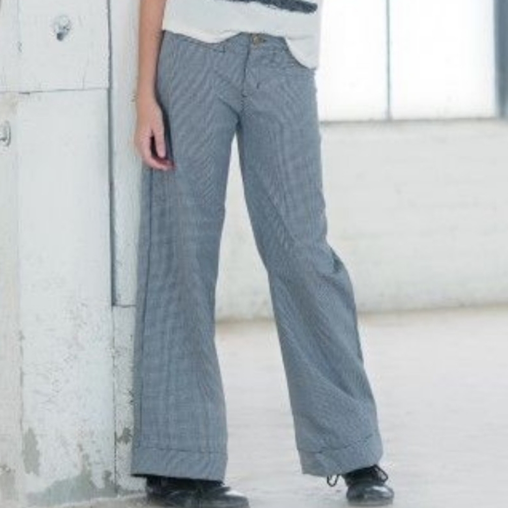 Persnickety  pants